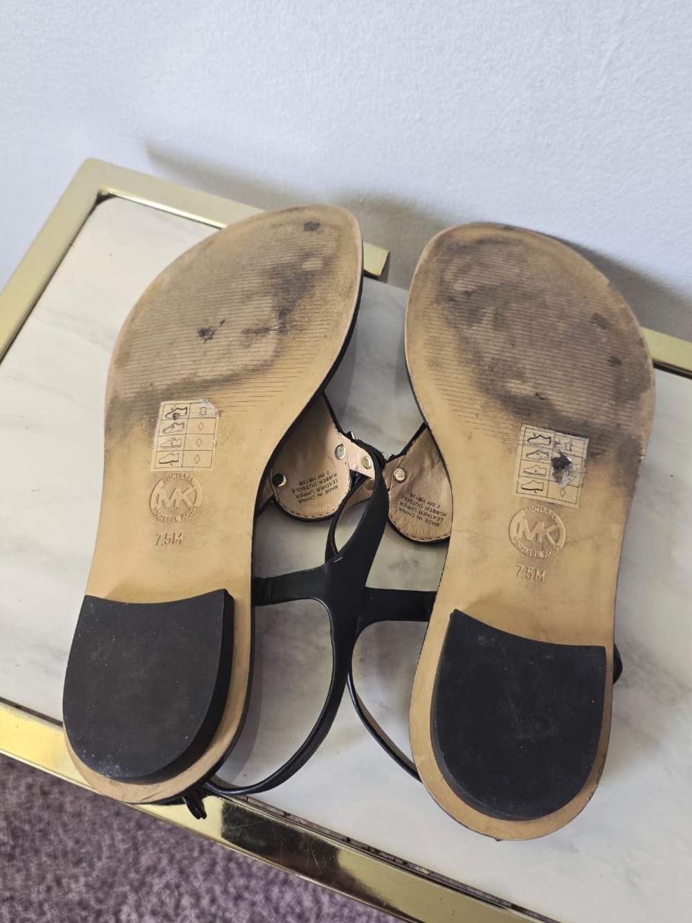 Micheal Kors Women Black sandals with Gold Accents US Size 7.5 - Picture 7 of 7